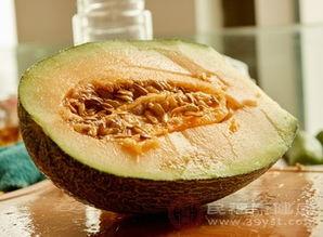 吃排骨可以吃哈密瓜吗