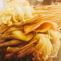 新都汇吃瓜,吃瓜群众的热闹现场，揭秘网红美食背后的故事