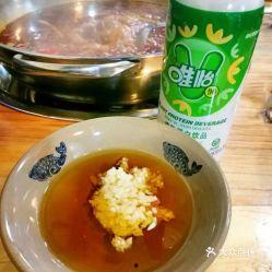 新都汇吃瓜,吃瓜群众的热闹现场，揭秘网红美食背后的故事