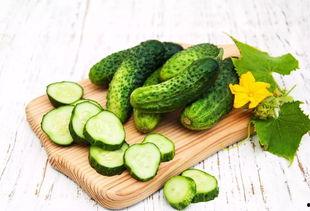 江岸吃瓜,揭秘当地特色美食背后的故事